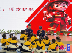 每周一各园区升旗对平安旗下讲话